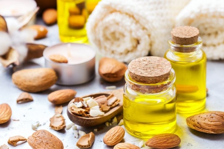 Discover all the benefits of sweet almond oil.