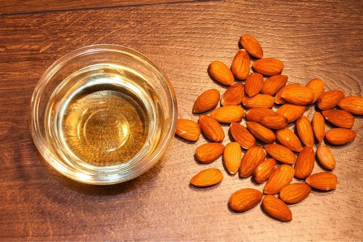 Use sweet almond oil to remove dark circles under the eyes.