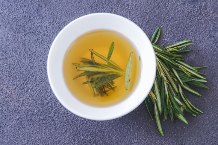 Rosemary essential oil: benefits, properties and uses.