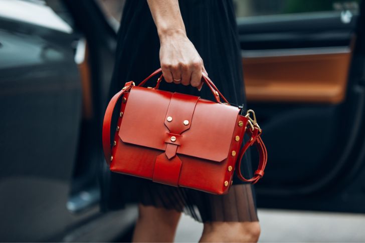 Stylish dresssing Accessories: Handbags