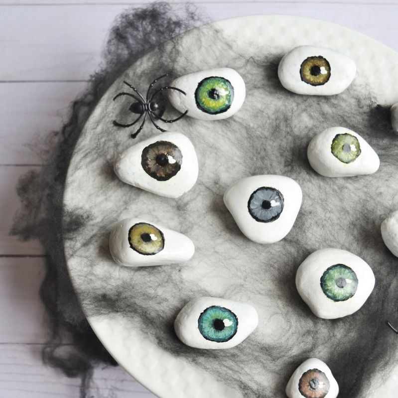Decorate Realistic Googly Eyes
