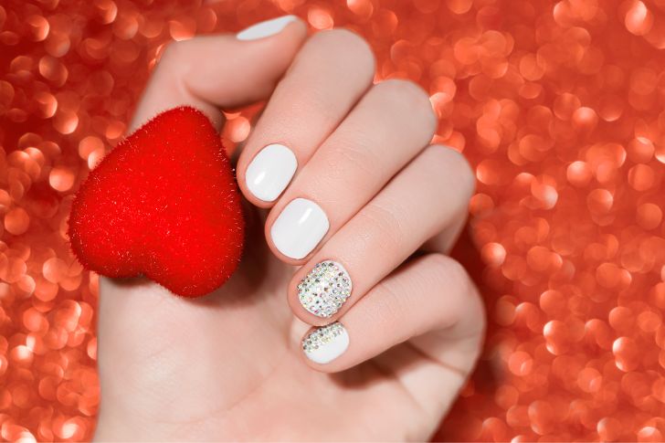 17 Short Valentine's Day Nails Ideas: Love at Your Fingertips