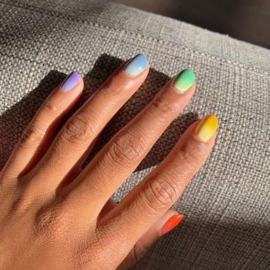 Multicolored Gradient Nails