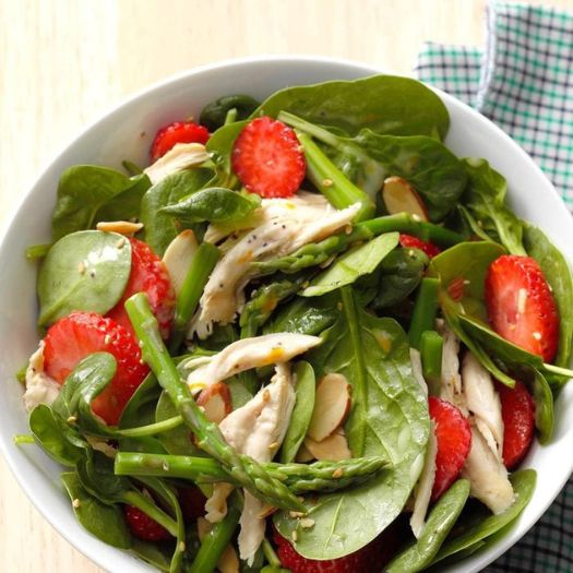 Asparagus Spinach Salad with Chicken